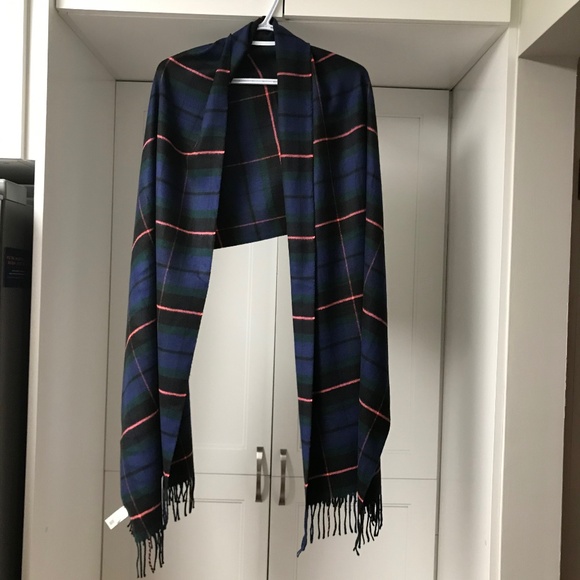 Gap Winter Scarf / Shawl Wrap Navy Green Pink Cozy Classic Tartan - Picture 1 of 3